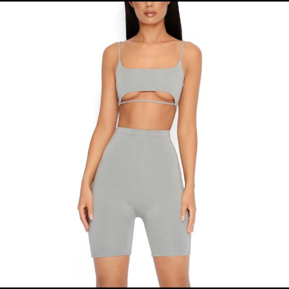 Under Bust Two Piece Set - Picture 2 of 3